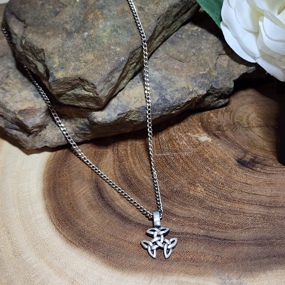 Unisex Silver Toned Celtic Knot Pendant Necklace